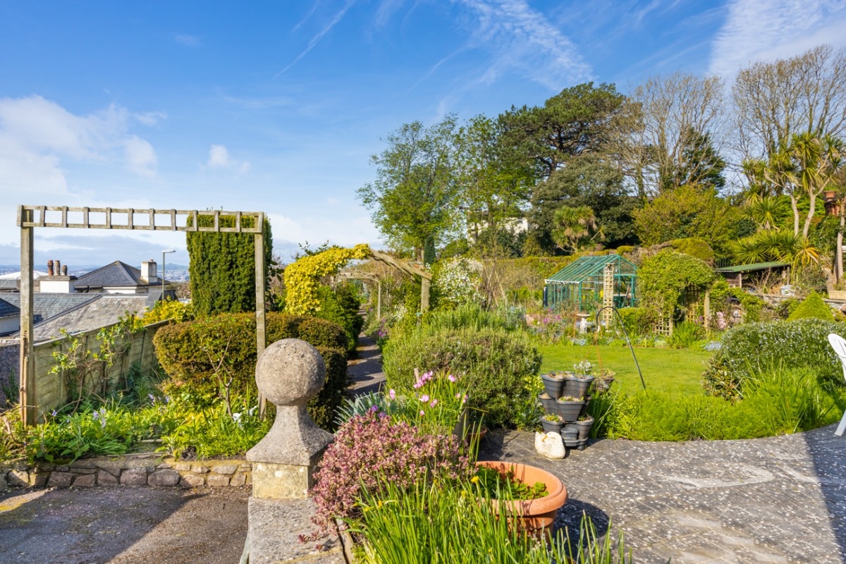 Middle Warberry Road Property for Sale in Torquay John Couch The Estate Agent offering Quality